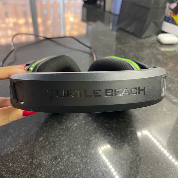 Rarely used Turtle Beach Xbox headset - Picture 3 of 6